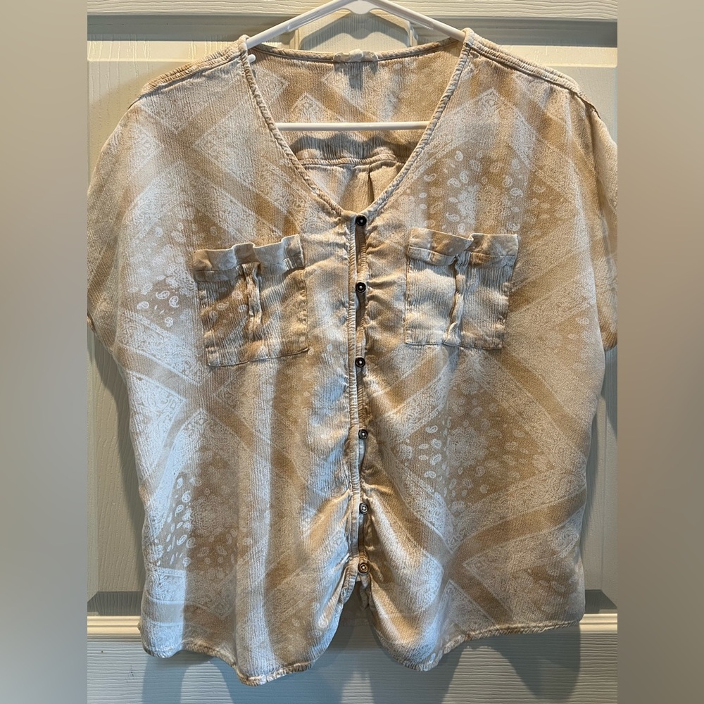 Maurices Womens Button Down Beige kimono sleeve Top Blouse Size 2XL